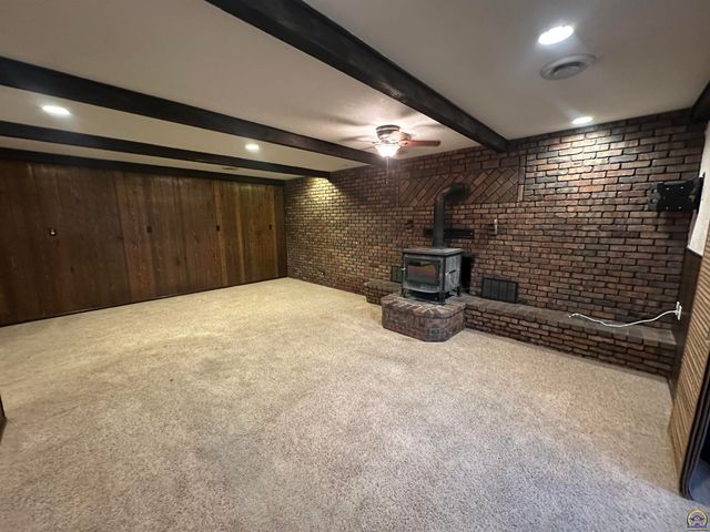 3650 NW Menoken RD, Topeka, KS 66618