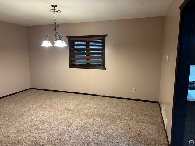 3650 NW Menoken RD, Topeka, KS 66618