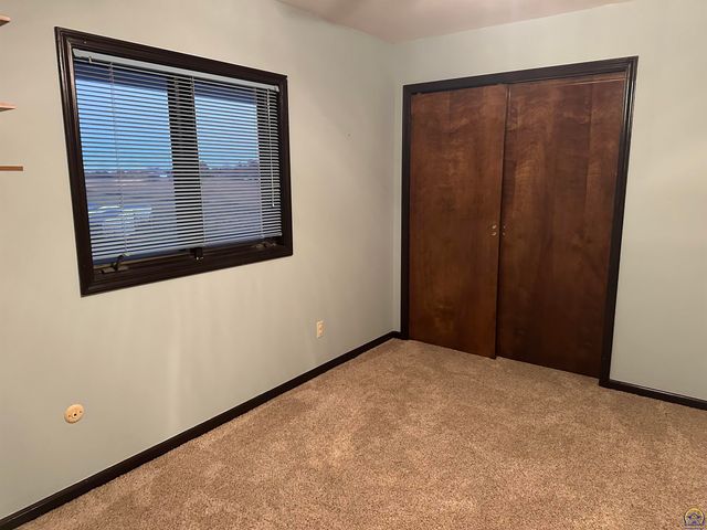 3650 NW Menoken RD, Topeka, KS 66618