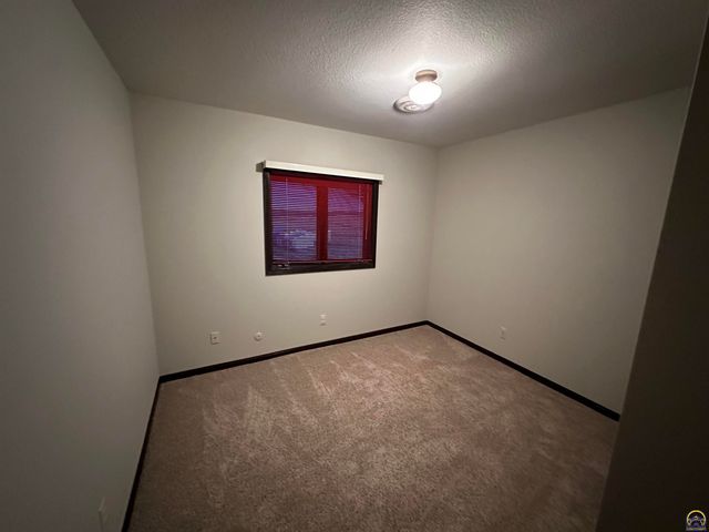 3650 NW Menoken RD, Topeka, KS 66618