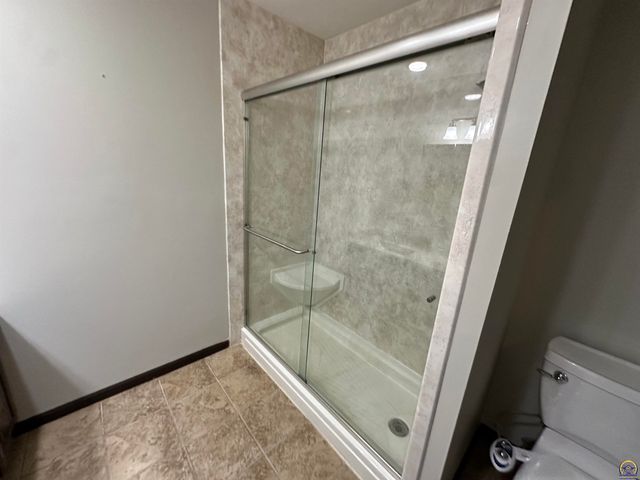 3650 NW Menoken RD, Topeka, KS 66618