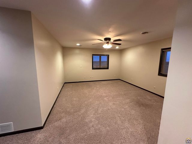 3650 NW Menoken RD, Topeka, KS 66618