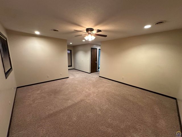 3650 NW Menoken RD, Topeka, KS 66618