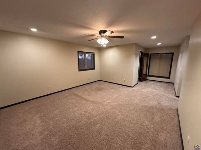 3650 NW Menoken RD, Topeka, KS 66618