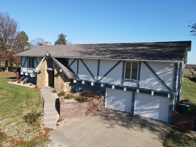 3650 NW Menoken RD, Topeka, KS 66618