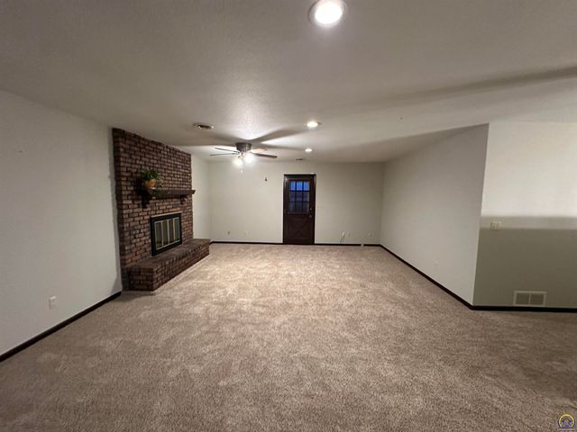 3650 NW Menoken RD, Topeka, KS 66618