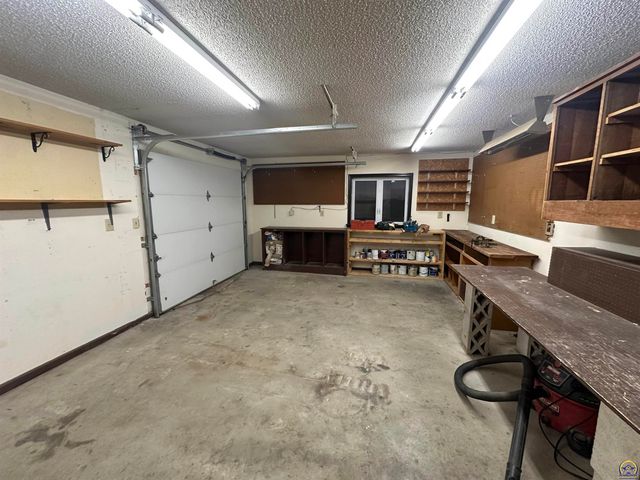 3650 NW Menoken RD, Topeka, KS 66618