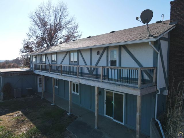 3650 NW Menoken RD, Topeka, KS 66618