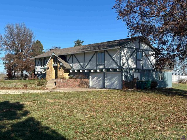 3650 NW Menoken RD, Topeka, KS 66618