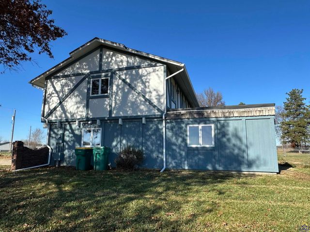 3650 NW Menoken RD, Topeka, KS 66618