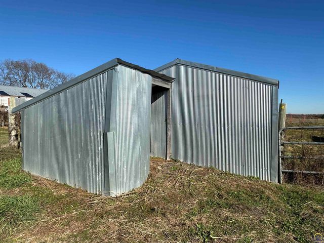 3650 NW Menoken RD, Topeka, KS 66618