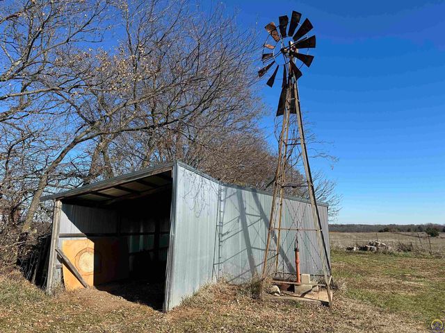 3650 NW Menoken RD, Topeka, KS 66618