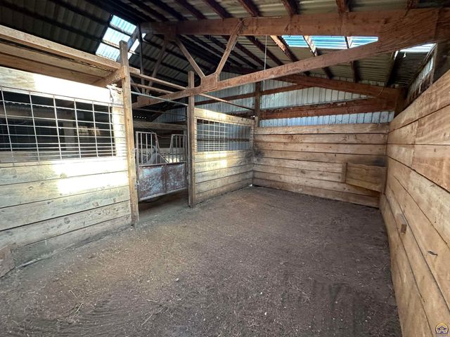 3650 NW Menoken RD, Topeka, KS 66618