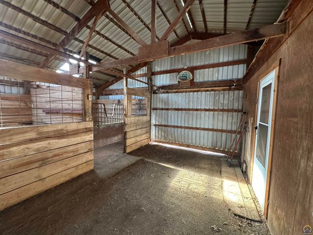 3650 NW Menoken RD, Topeka, KS 66618