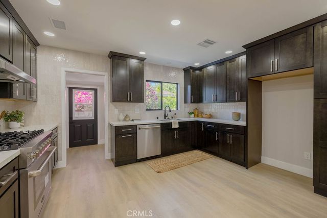 5710 Wilbur, Tarzana, CA 91356