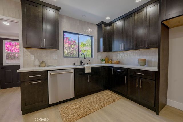 5710 Wilbur, Tarzana, CA 91356