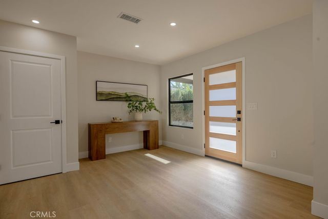 5710 Wilbur, Tarzana, CA 91356