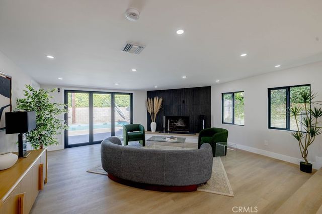 5710 Wilbur, Tarzana, CA 91356