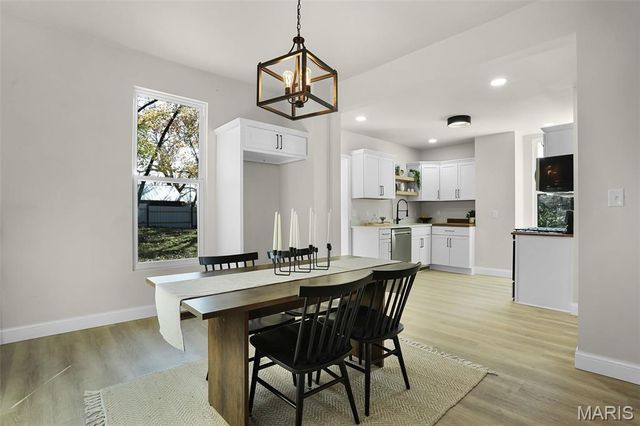 3718 Oxford Boulevard, St Louis, MO 63143