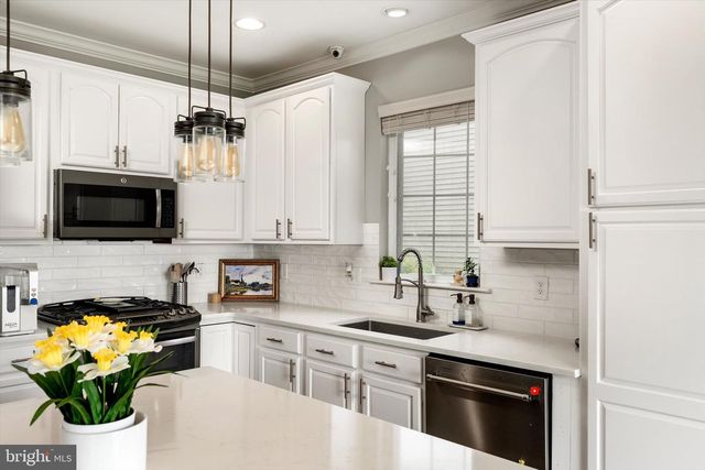 25 TANTUM CT, Bordentown, NJ 08505