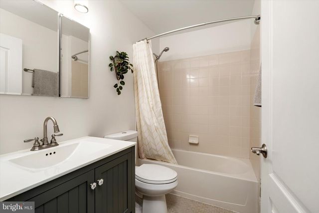 25 TANTUM CT, Bordentown, NJ 08505