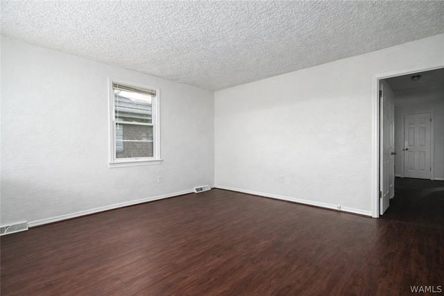 1002 Meadowood, Hueytown, AL 35023