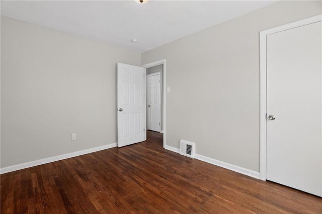 7409 WALROND Avenue, Kansas City, MO 64132