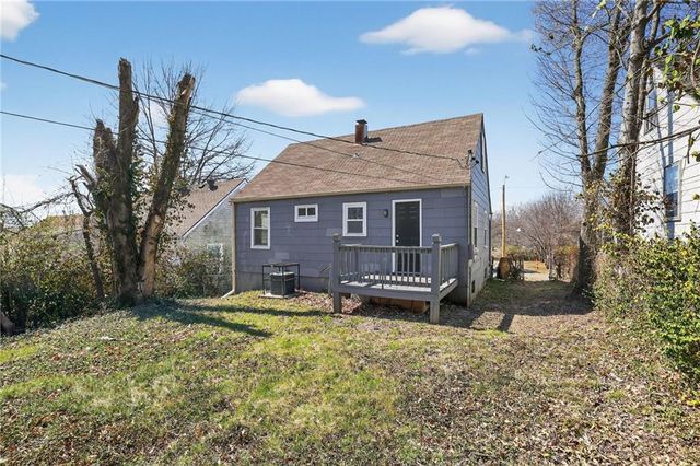 7409 WALROND Avenue, Kansas City, MO 64132