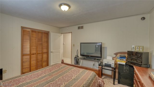 1307 Cobo Lane, Cambridge, OH 43725