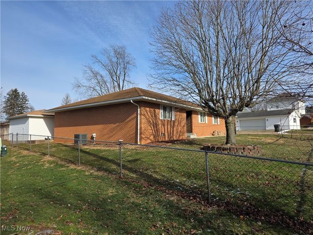 1307 Cobo Lane, Cambridge, OH 43725