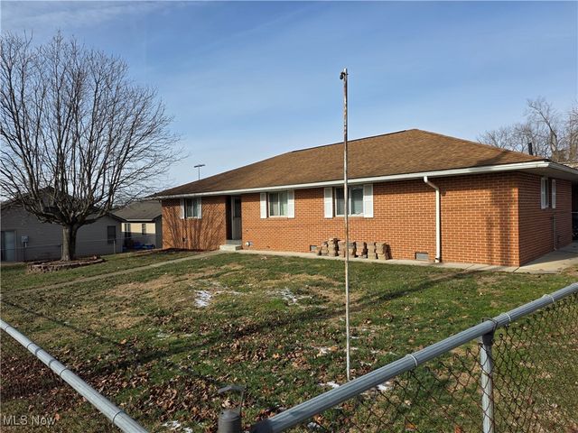 1307 Cobo Lane, Cambridge, OH 43725