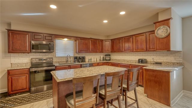 1307 Cobo Lane, Cambridge, OH 43725