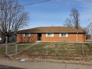 1307 Cobo Lane, Cambridge, OH 43725