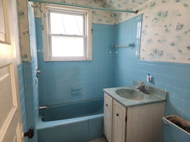 37 Franklin, Ludlow, MA 01056