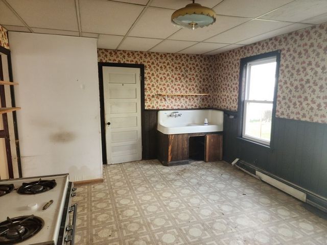 37 Franklin, Ludlow, MA 01056