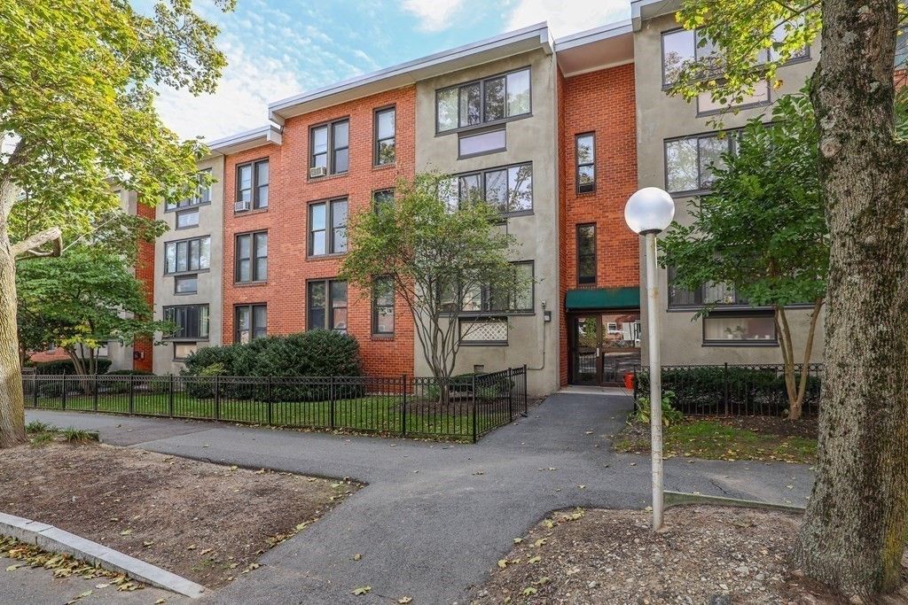 38 Juniper 108, Brookline, MA 02445