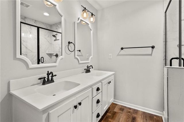 1121 S Minton Road A, Independence, MO 64056