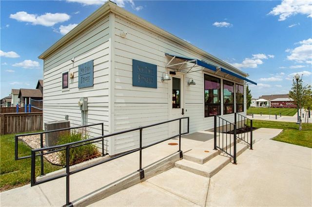 1121 S Minton Road A, Independence, MO 64056