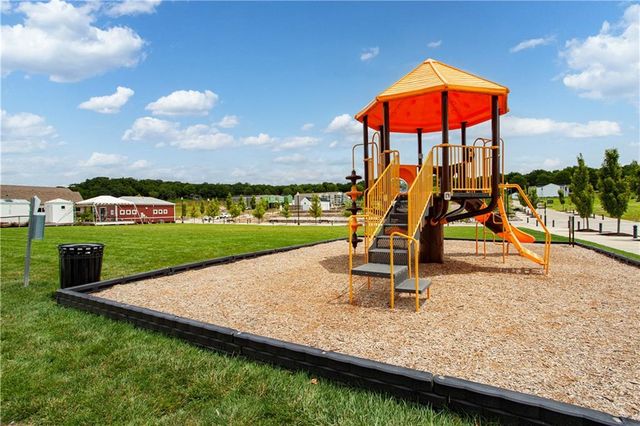 1121 S Minton Road A, Independence, MO 64056