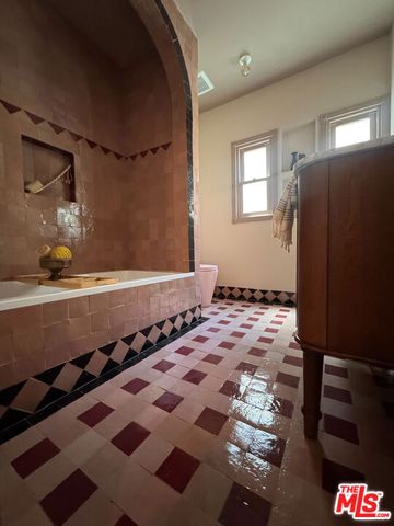 5436 Norwich Avenue, Los Angeles, CA 90032