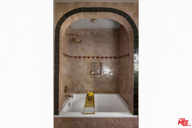 5436 Norwich Avenue, Los Angeles, CA 90032