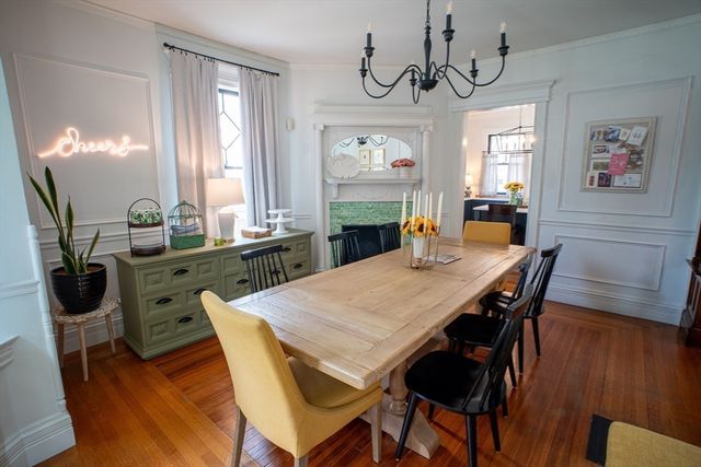 37 Pineywoods Ave, Springfield, MA 01108