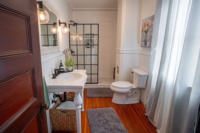 37 Pineywoods Ave, Springfield, MA 01108