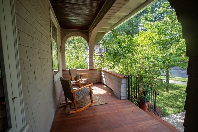 37 Pineywoods Ave, Springfield, MA 01108