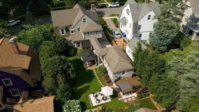 37 Pineywoods Ave, Springfield, MA 01108