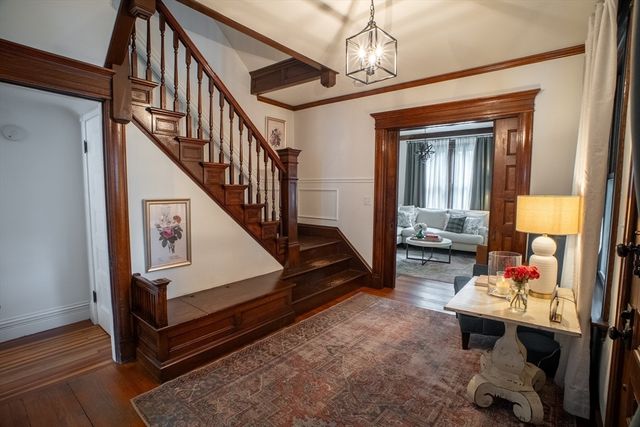 37 Pineywoods Ave, Springfield, MA 01108