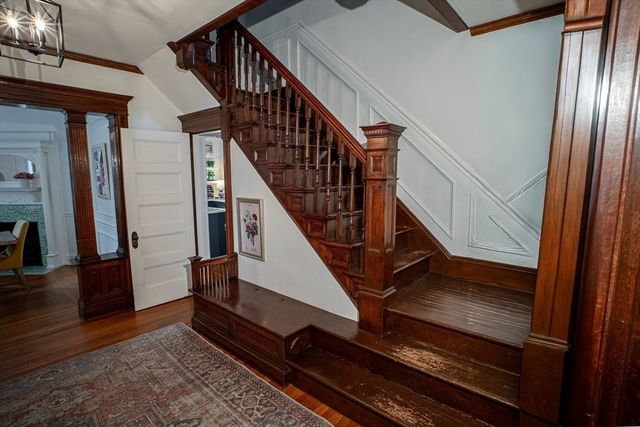37 Pineywoods Ave, Springfield, MA 01108