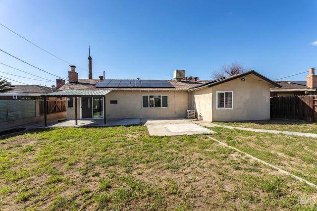2316 Sandpiper Road, Bakersfield, CA 93309