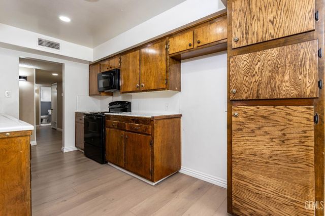 2316 Sandpiper Road, Bakersfield, CA 93309