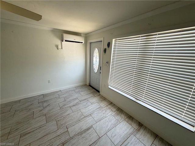 1781 Smugglers CV B, Naples, FL 34112